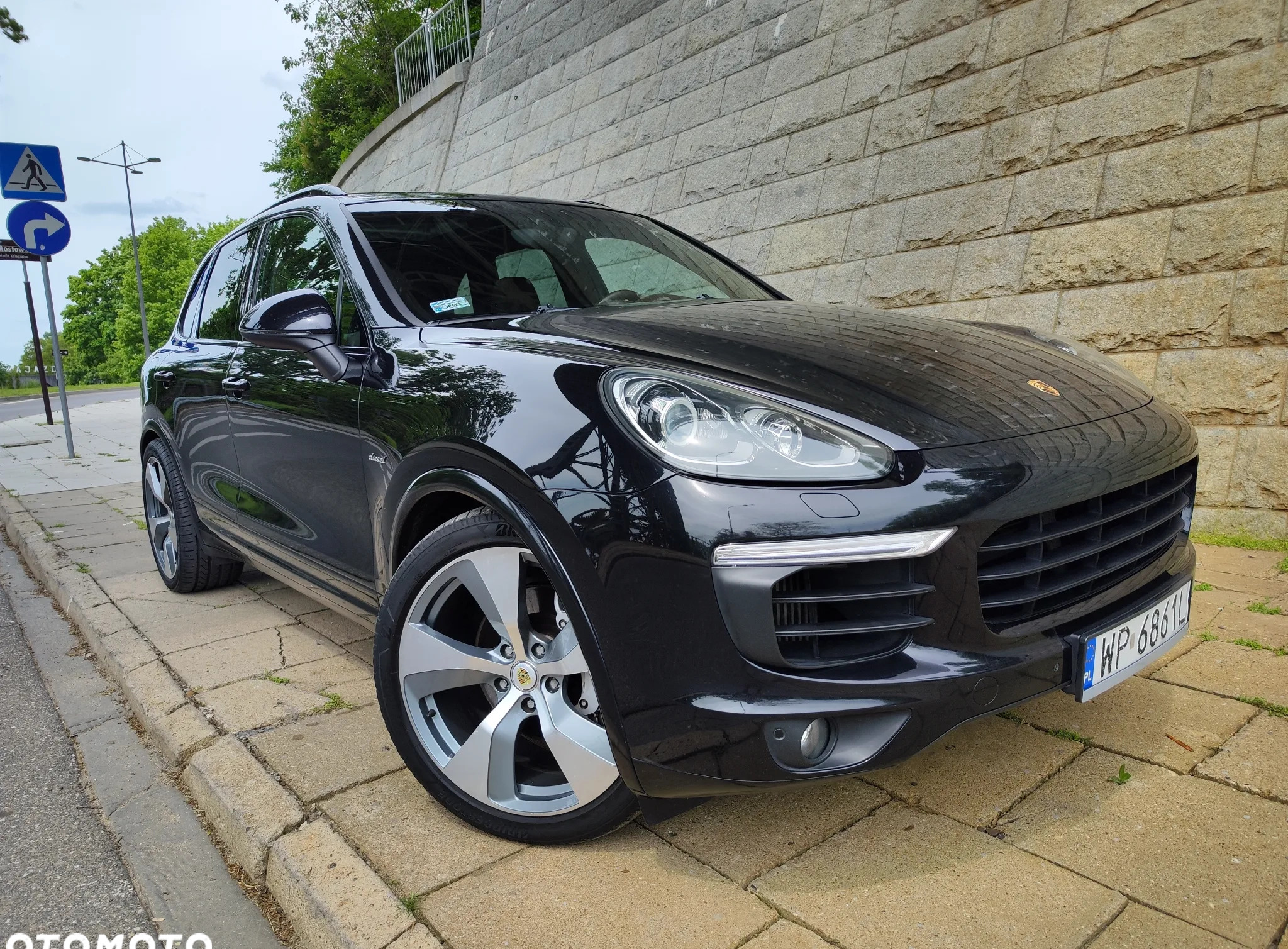 Porsche Cayenne cena 157999 przebieg: 225000, rok produkcji 2015 z Płock małe 172